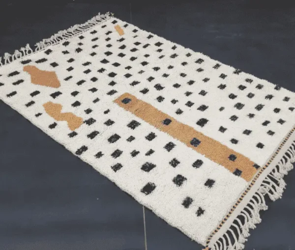 Shop White and Blanck Rug – Modern, Stylish & High-Quality - Image 3